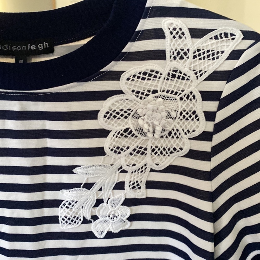 MADISON LEIGH Blue White Stripe Tshirt Dress Size Medoum Short Sleeve Crew Neck - Picture 4 of 4